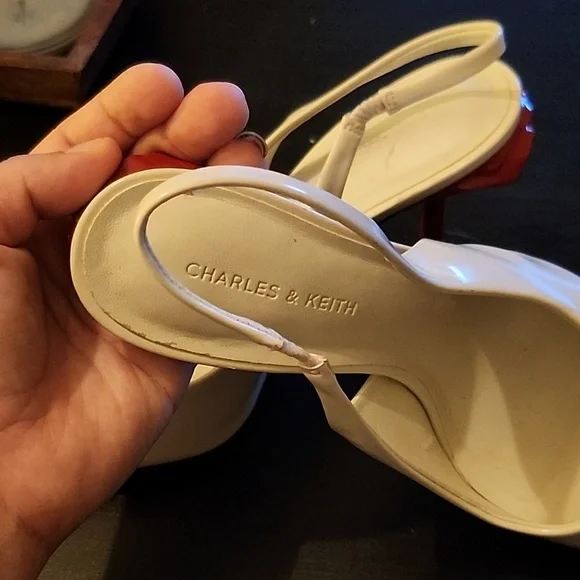 Elegant Cream Slingback Charlws And Keith Heels With Rose - Picture 4 of 4